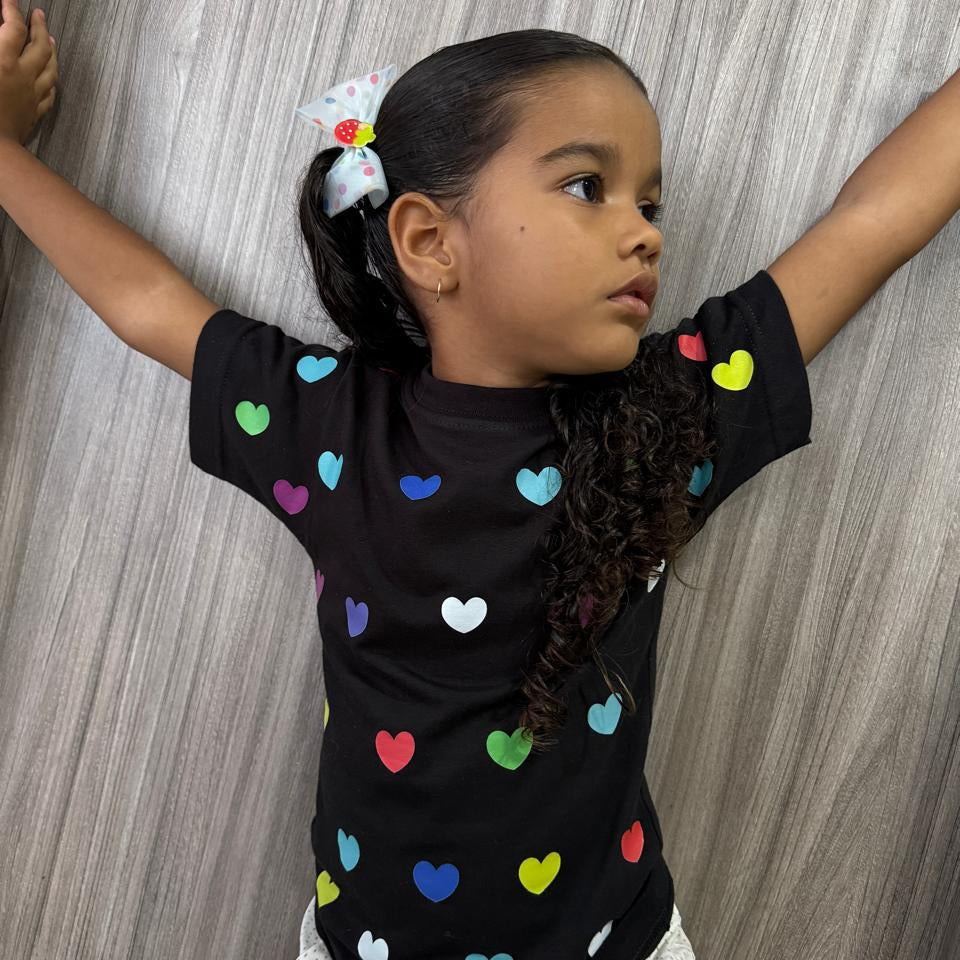 Camiseta Negra Corazones