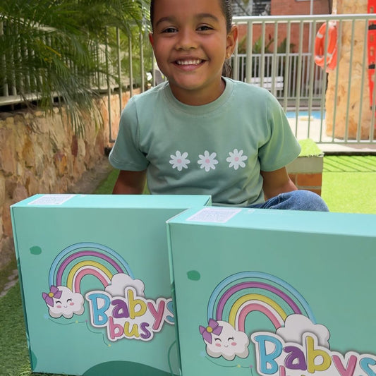 Camiseta verde con flores