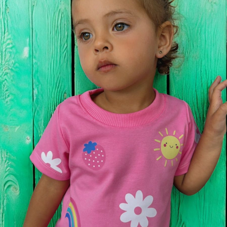 Camiseta rosada arcoiris