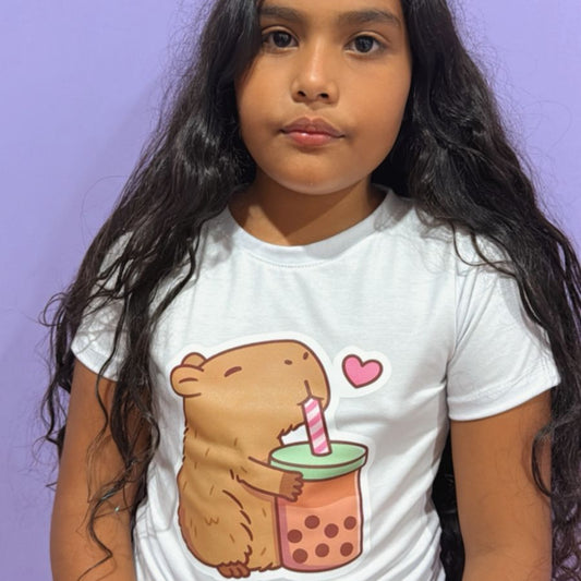 Camiseta blanca capibara