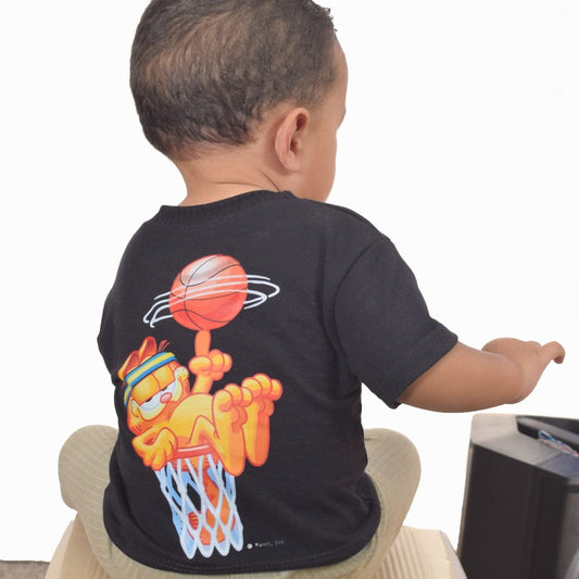Camiseta Oversize negra Garfield baloncesto